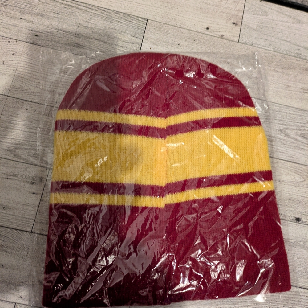 Chicago Wolves Winter Hat - Picture 4 of 4